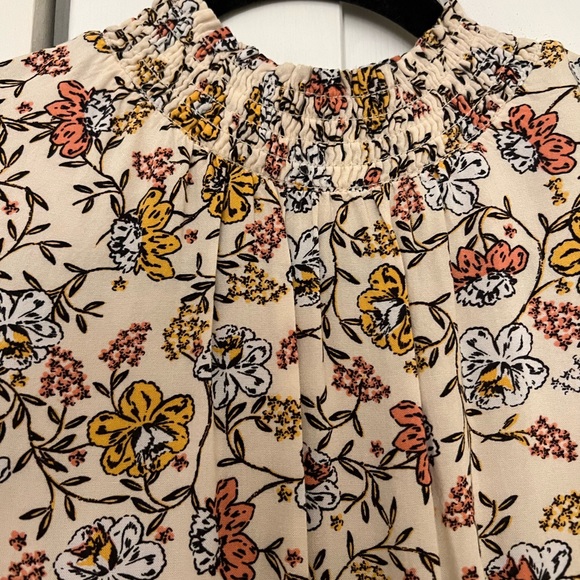 Miss Selfridge Dress
Size US 4
Color: Flower pattern; creams stunning! - Picture 3 of 7